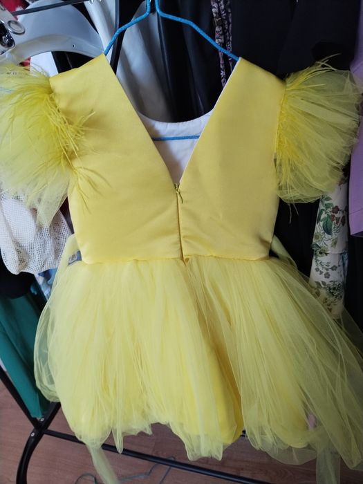 Продам жёлтое платье