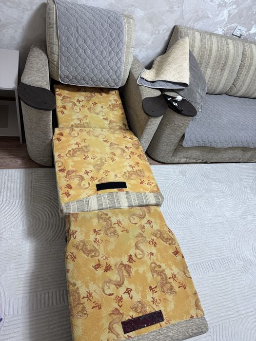 Продам угловой диван и кресло