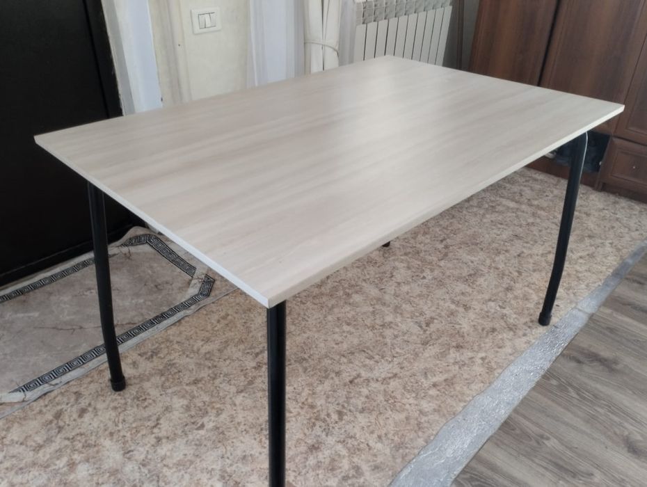 Продам стол Zeta