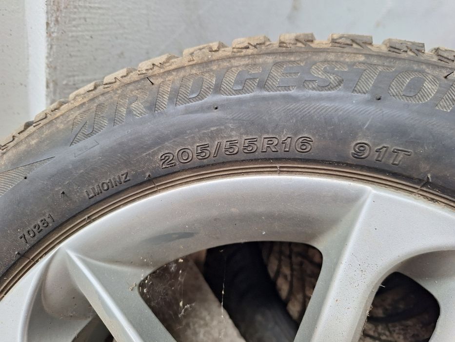 Jenti aliaj 5x114.3 R16 DUSTER, NISSAN ETC...