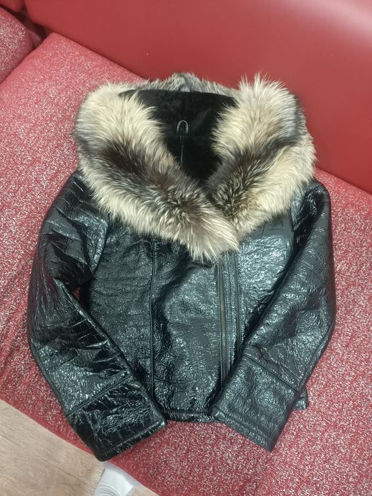 Продам женскую куртку в отличном состоянии