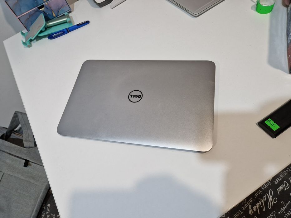 Laptop Dell 13 inch  8G Ram, Ssd - 256, -i5 ,funcțional la priza