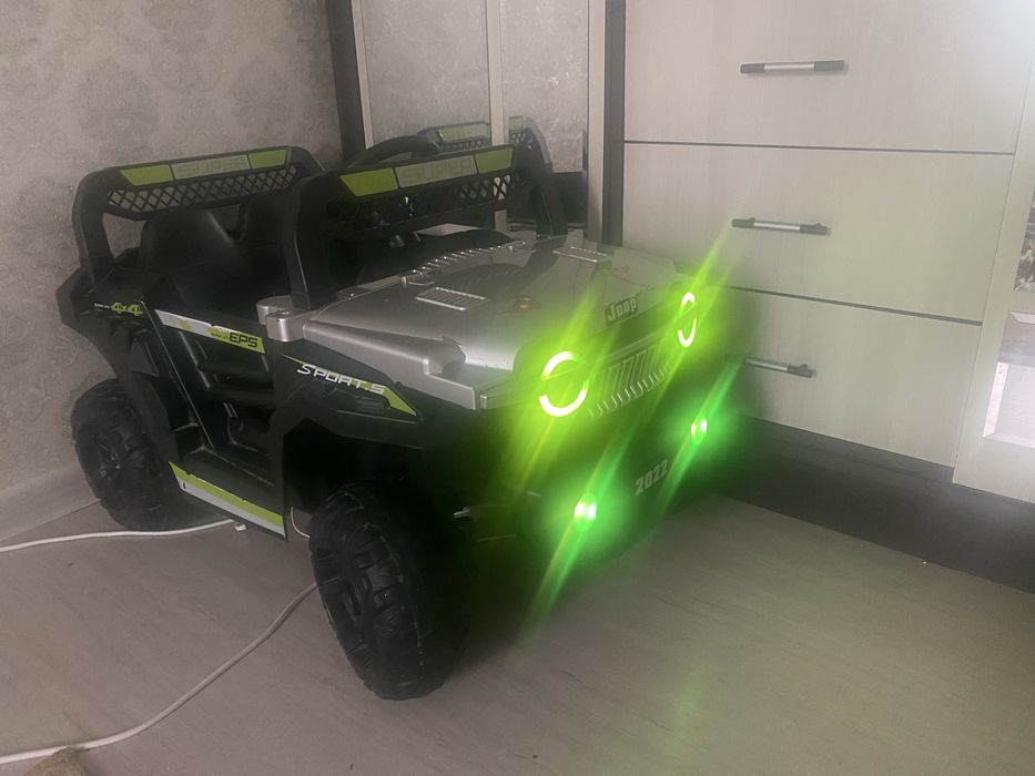 Продам детскую машину