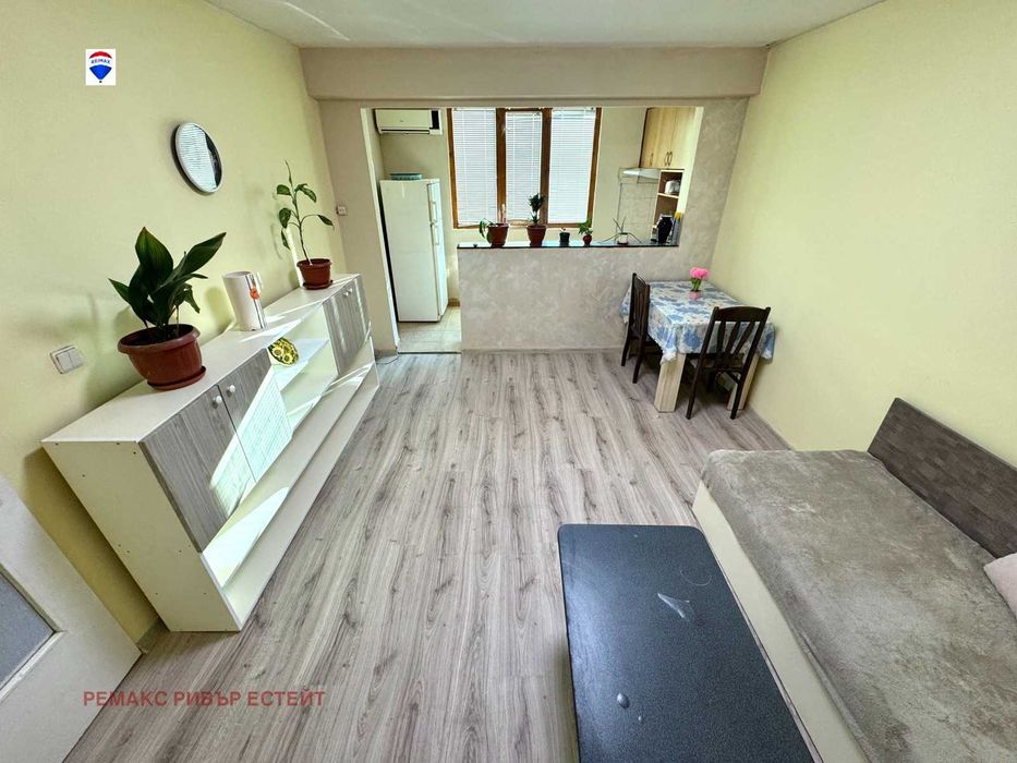 Дава се под наем Едностаен апартамент в Русе, Родина 2 - 42 кв.м за 229.5 € - Снимка #2