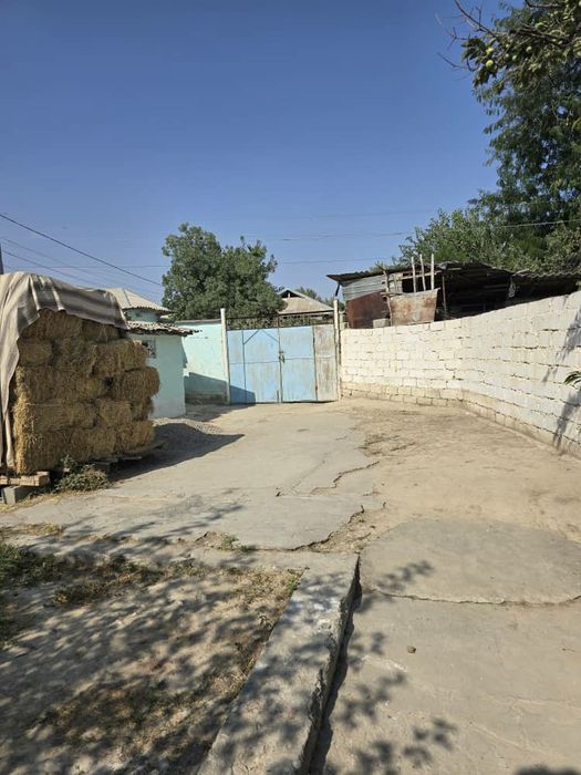 Продеотся дом с участком