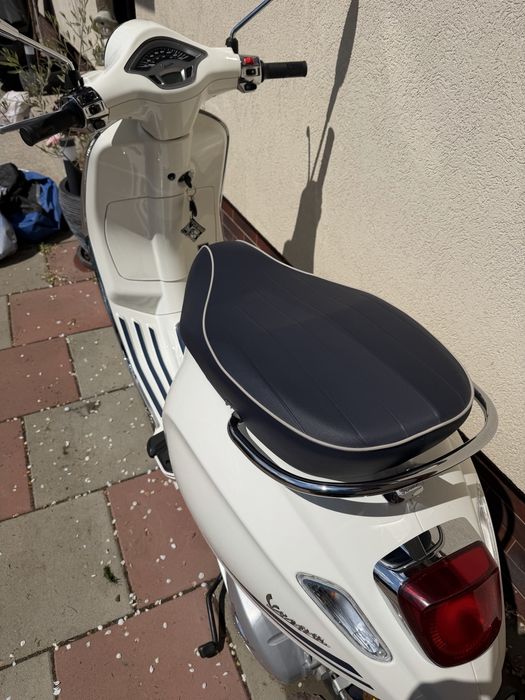 Vespa Primavera 125 ABS  Yacht Club