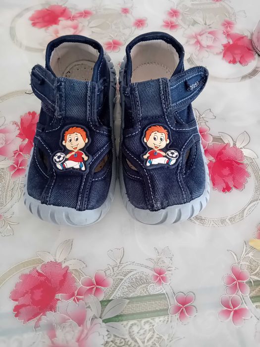 Пантофи за момче