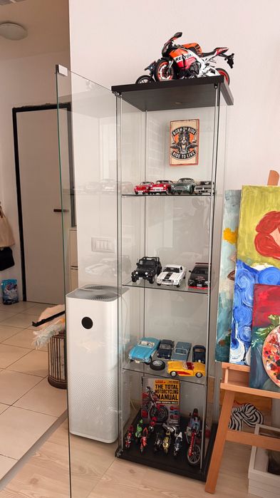 Corp cu usa de sticla - vitrina de sticla