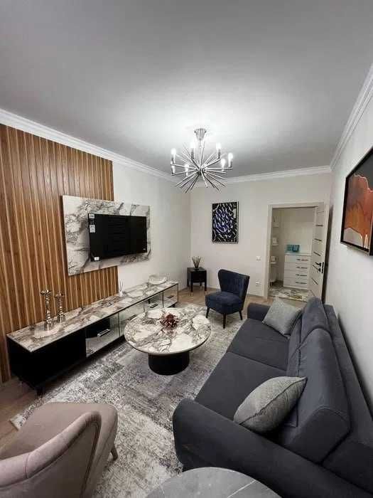 Сдаётся 3х комнатная квартира на против Авторынка, р-н Сергели 074*