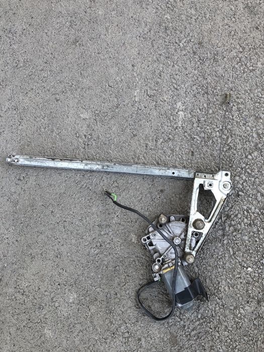 Стекло подьемник w124