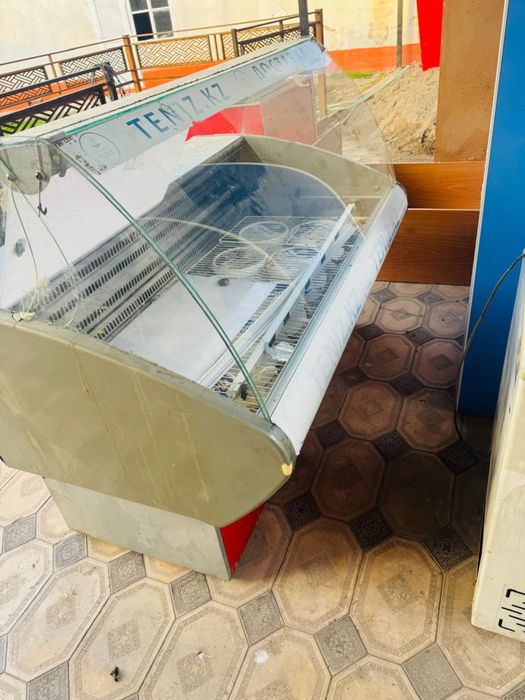 Ветринной холодильник