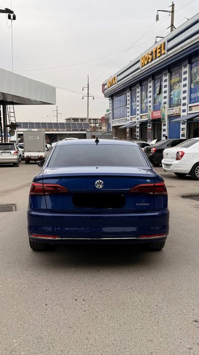 •Volkswagen E-Bora 2019•