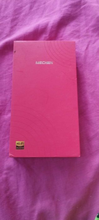 Vând MP3 de 64 GB de înaltă rezoluție nou cu egalizator redă 25 ore