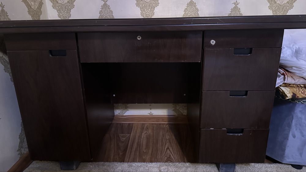 Стол для учебы