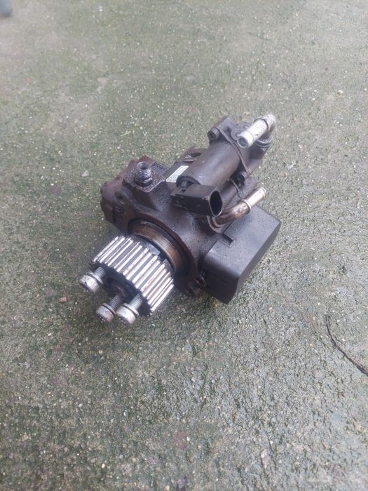 Vând injectoare,rampa injectoare,alternator,electromotor piese 1.6 cay
