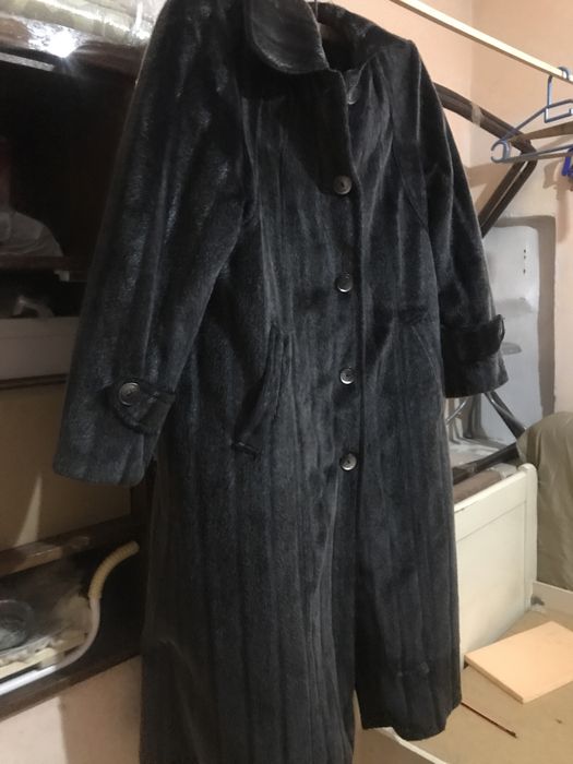 Продам пальту демисезонную