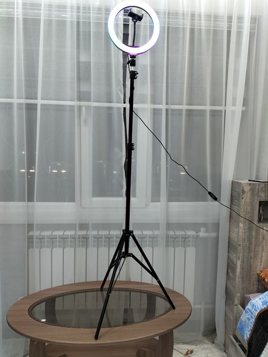 лампа кольцевая на штативе