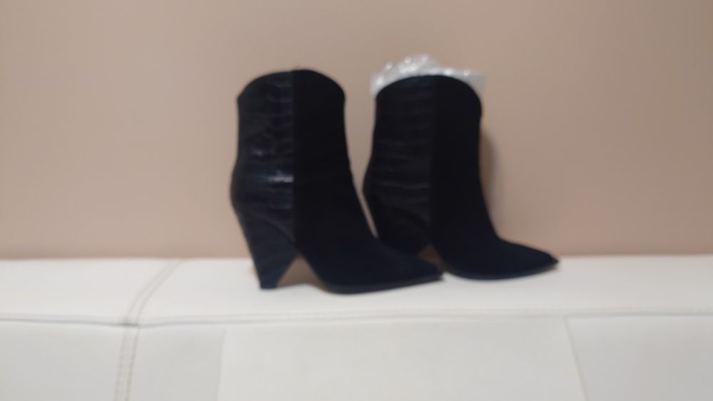 Боти естествена кожа,38 размер,150 лв.