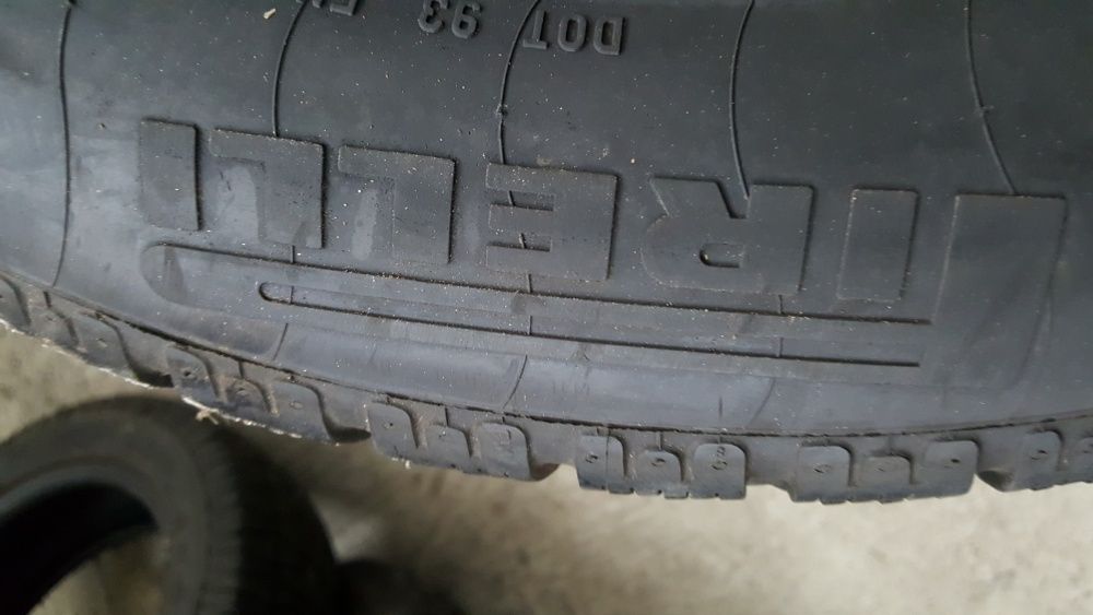 225 55 17 4 броя пирели дот 3516