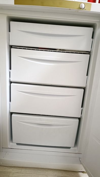 Продам морозильную камеру