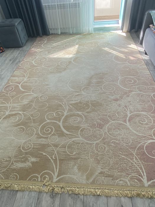 Продам ковер с дорожкой