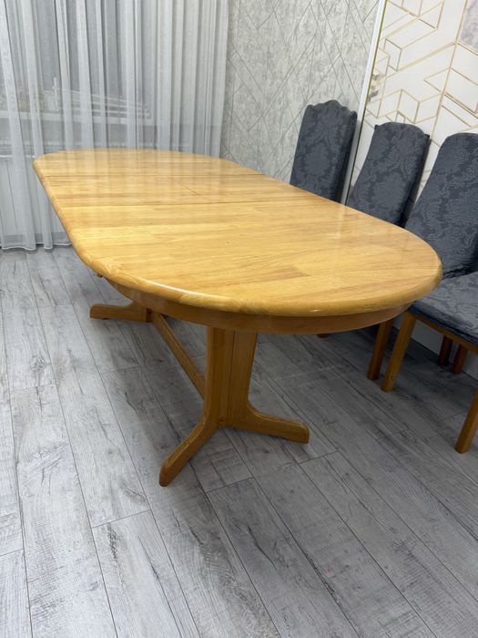 Продам стол кухонный