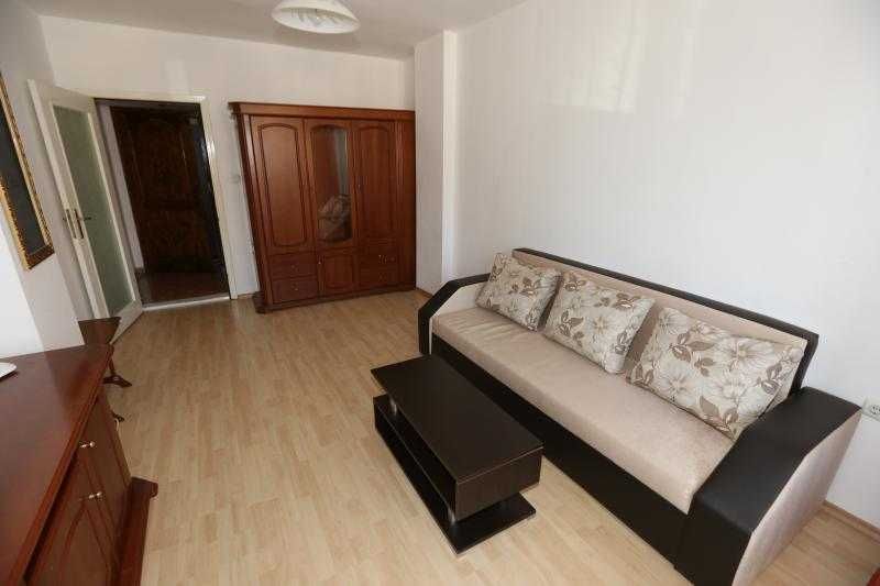 Дава се под наем Двустаен апартамент в Бургас, Център - 70 кв.м за 408 € - Снимка #1