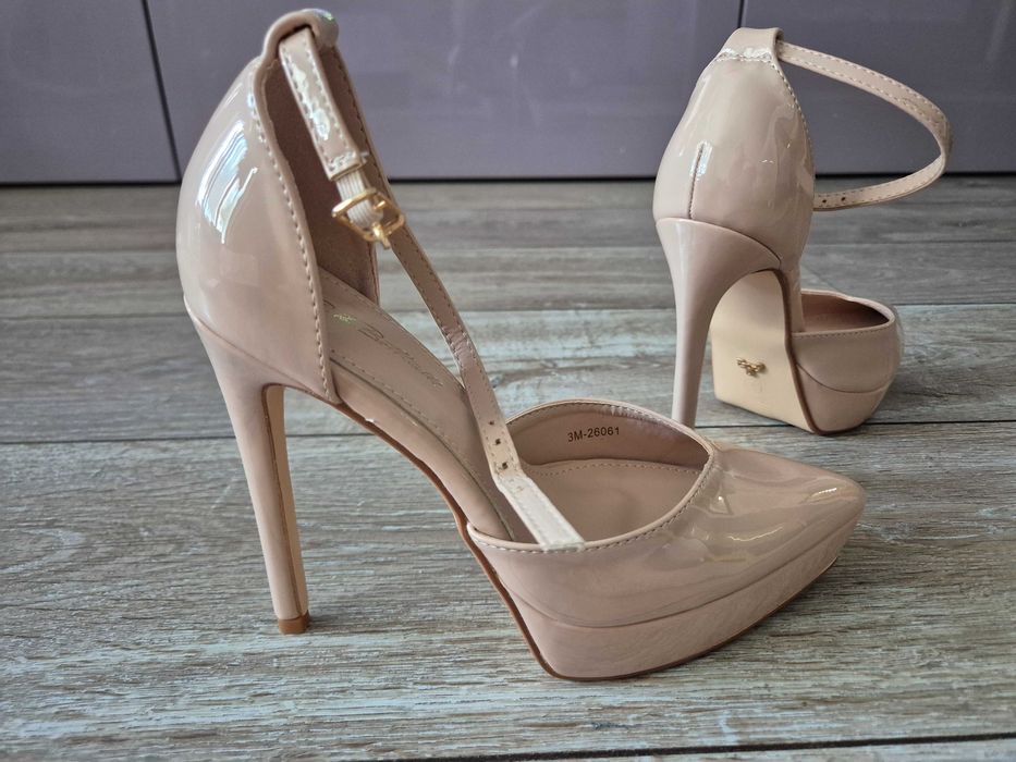 Елегантни обувки с ток