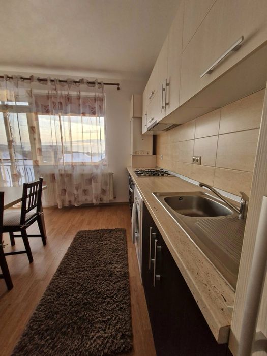 Inchiriez apartament cu 2 camere - 63 mp plus balcon - in Bistrita