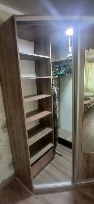 Шкаф купэ в хорошем состоянии.