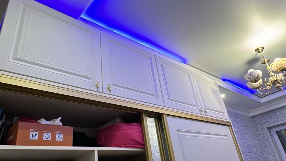 Шкаф для одежды высокий