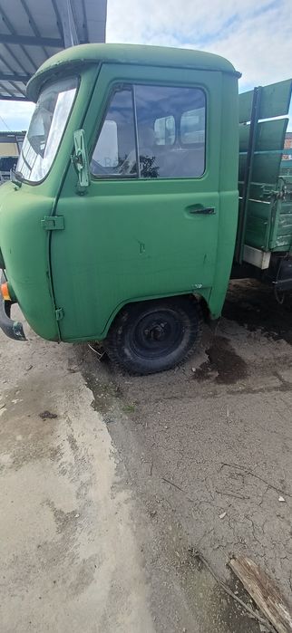Продава се УАЗ 452 Д със Регистрация и всичко платено.