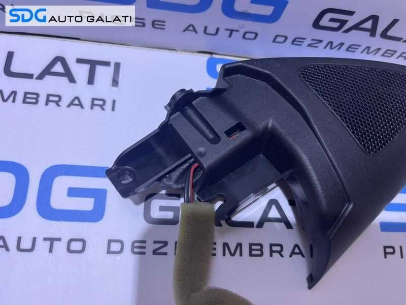 Ornament Capac Plastic Tweeter Usa Portiera Dreapta Fata VW Passat CC 2008 - 2012 Cod 3C8837986 3C8035411 3C8837994A [D0364]