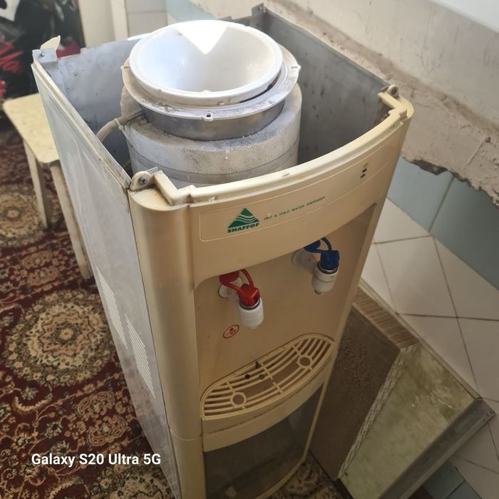 Кулер для воды продается