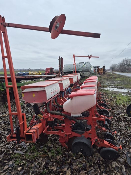 Semanatoare plante prasitoare 8 randuri Gaspardo