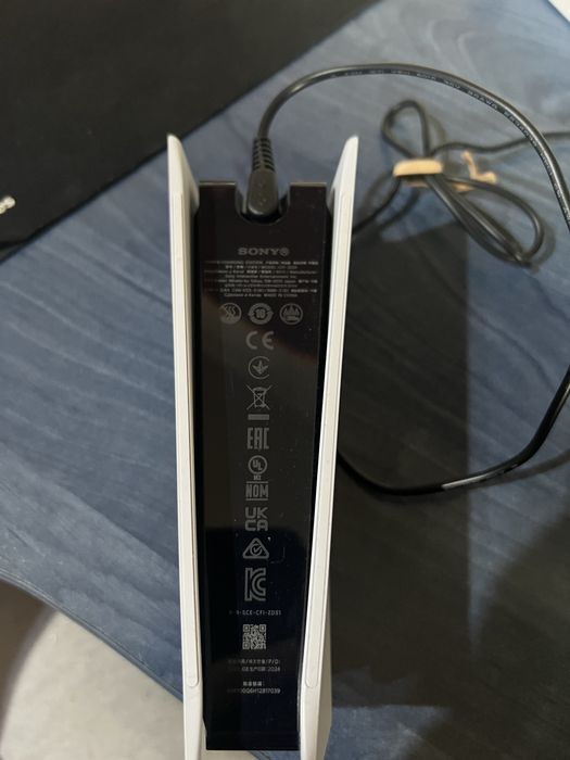 Stație de încarcare Sony DualSense pentru PS5