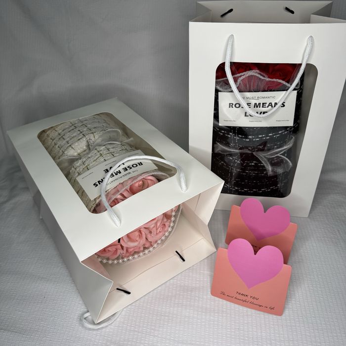 Букеты мыльные и игрушечные