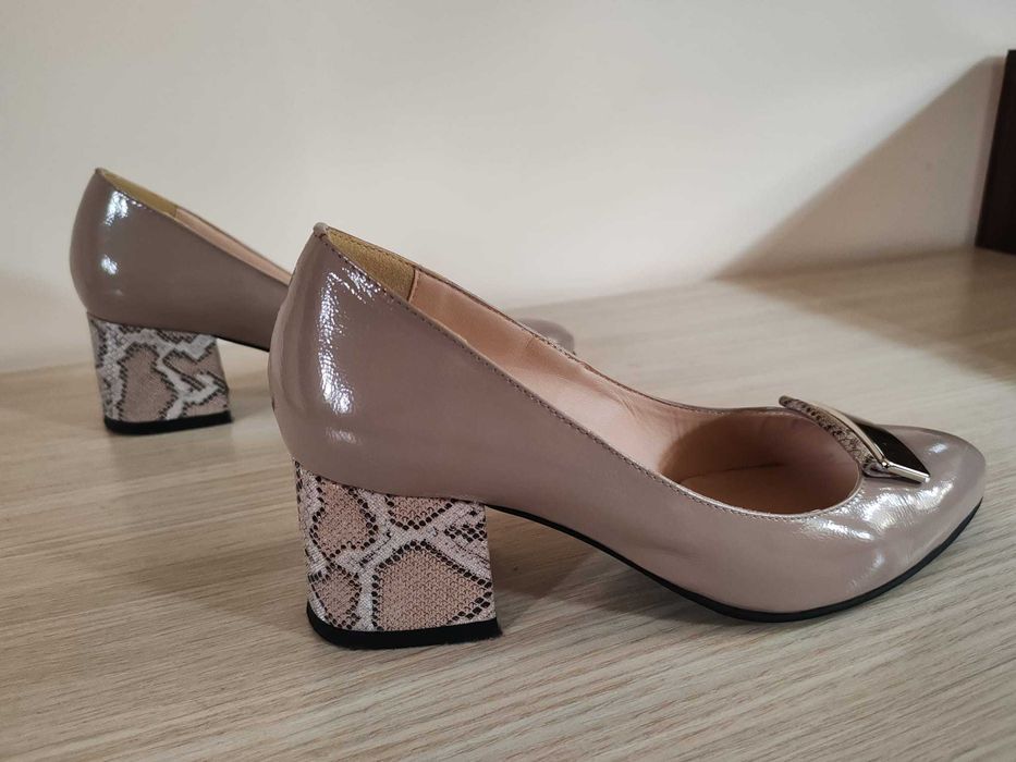Pantofi - marimea 38 - STARE PERFECTA