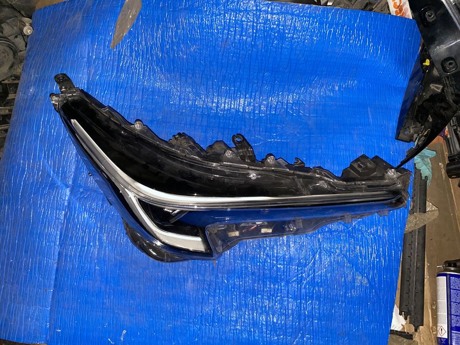 Far Toyota Corolla E210 facelift 2023 - 2025 Far dreapta led