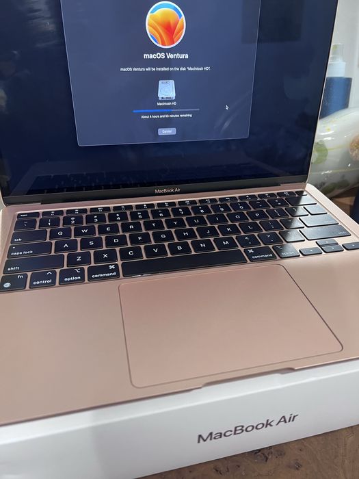 Macbook air M1 2020года