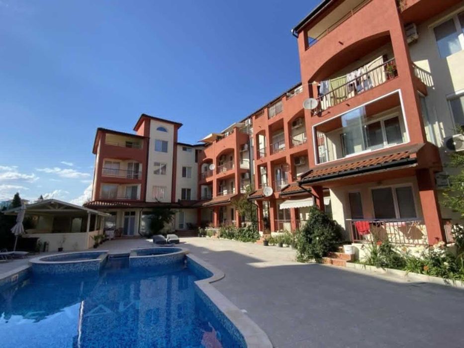 Продава се двустаен апартамент в гр.Несебър