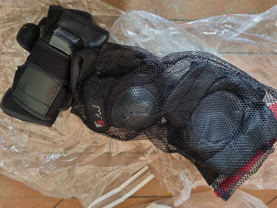 Дамски ролери с налакътници