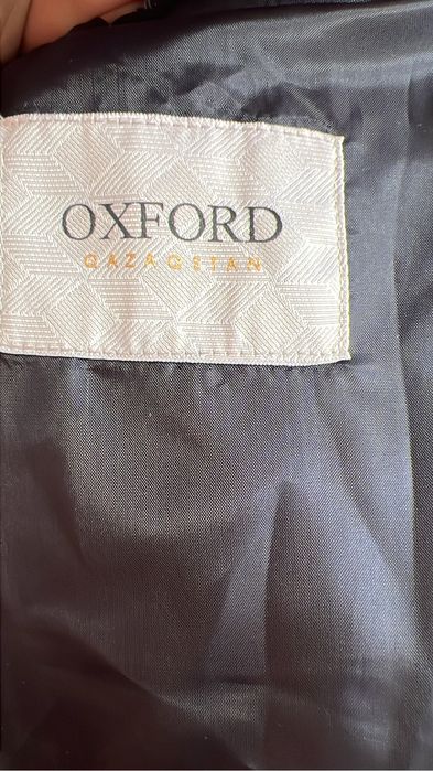 Костюм с брюками и гластуком