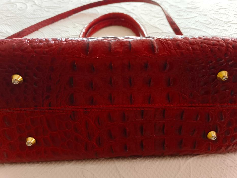 Сумка красная в отличном состоянии