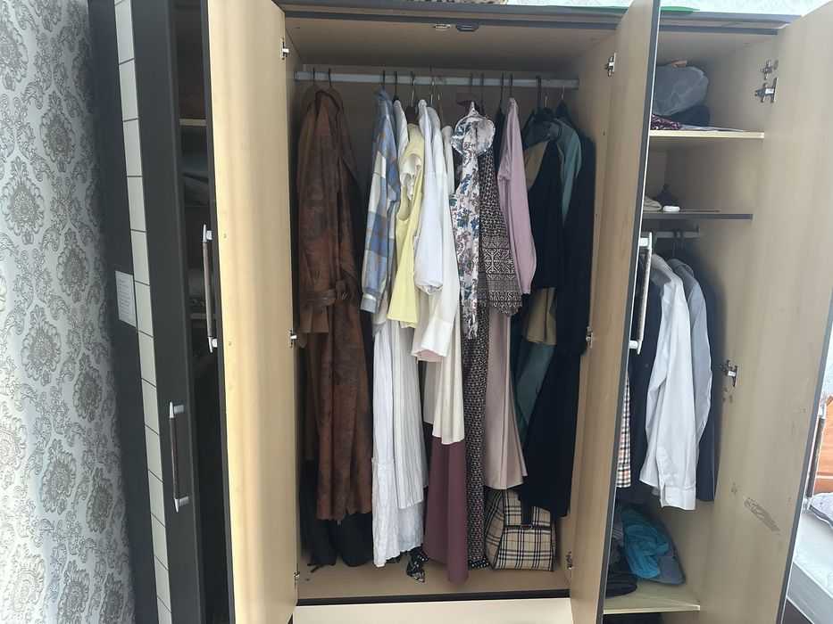 Продам срочно шкаф