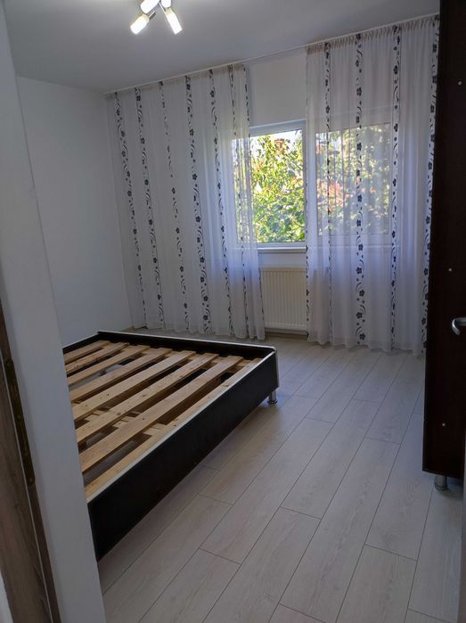 Apartament 2 camere de vanzare - Zona Democratiei