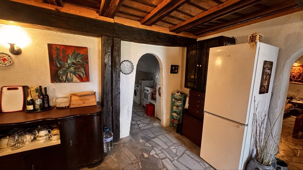 Къща с двор в с. Трудовец, общ. Ботевград