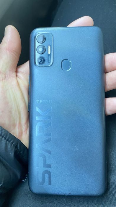 Продам телефон Тенхно Спарк 64гб