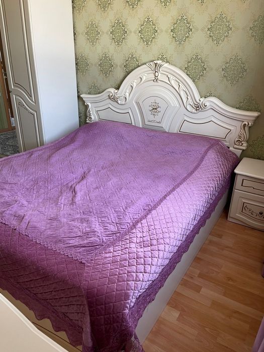 Продам спальный гарнитур