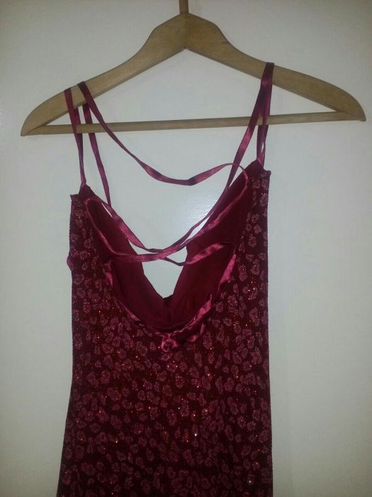 Официална рокля в червено